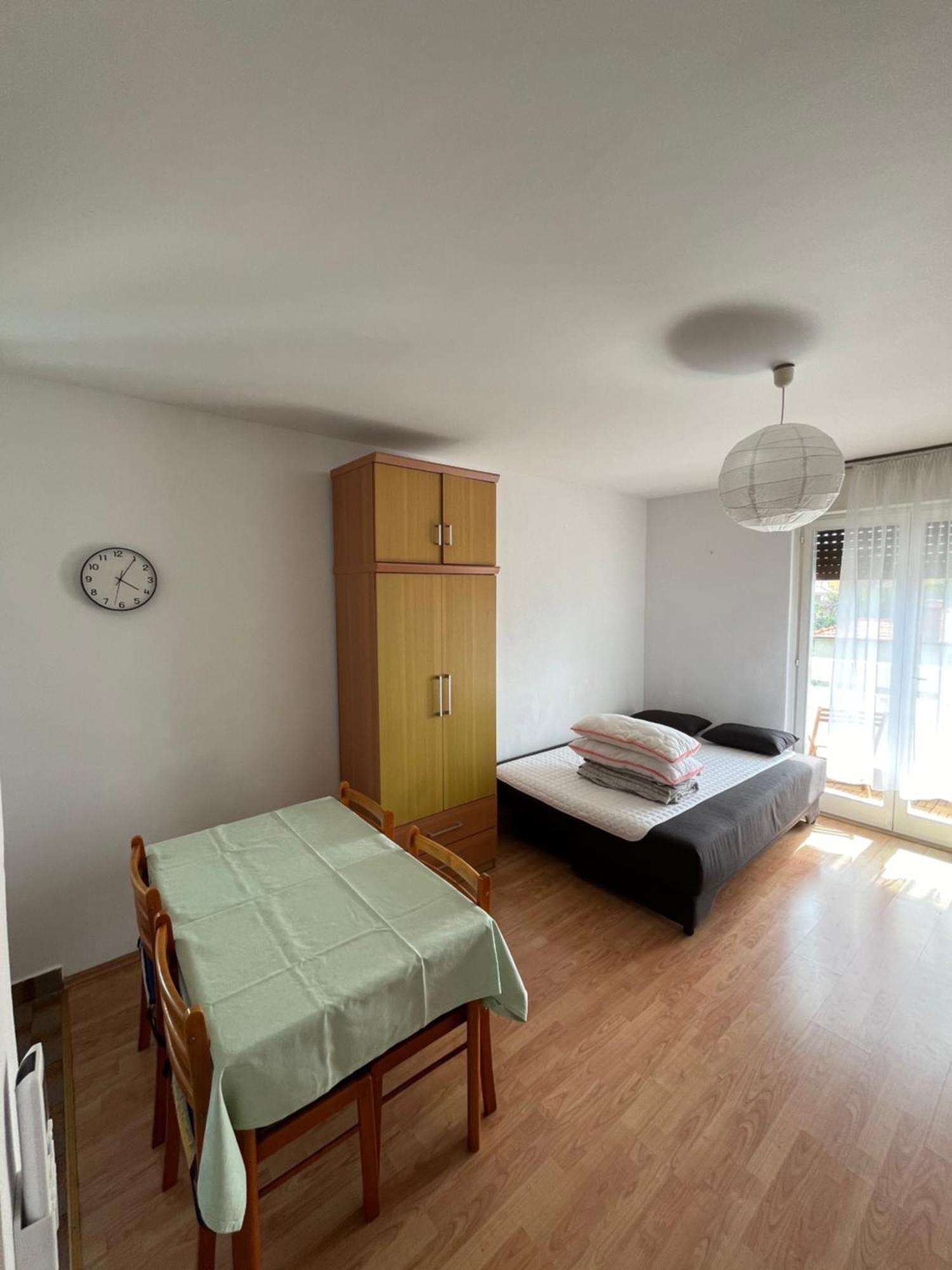Apartman Niko พูลา ภายนอก รูปภาพ